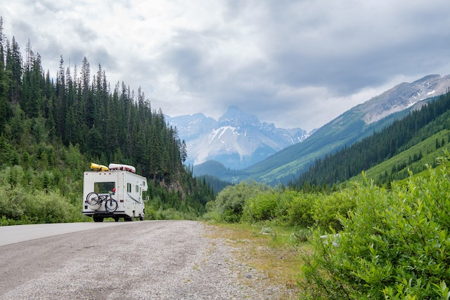 Derrière les roues : une plongée dans les ateliers des constructeurs de camping-cars